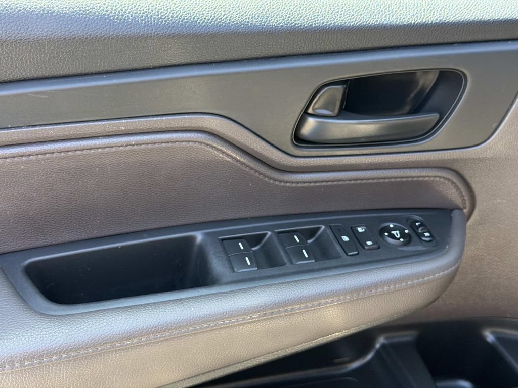 Used 2018 Honda Odyssey EX image 23