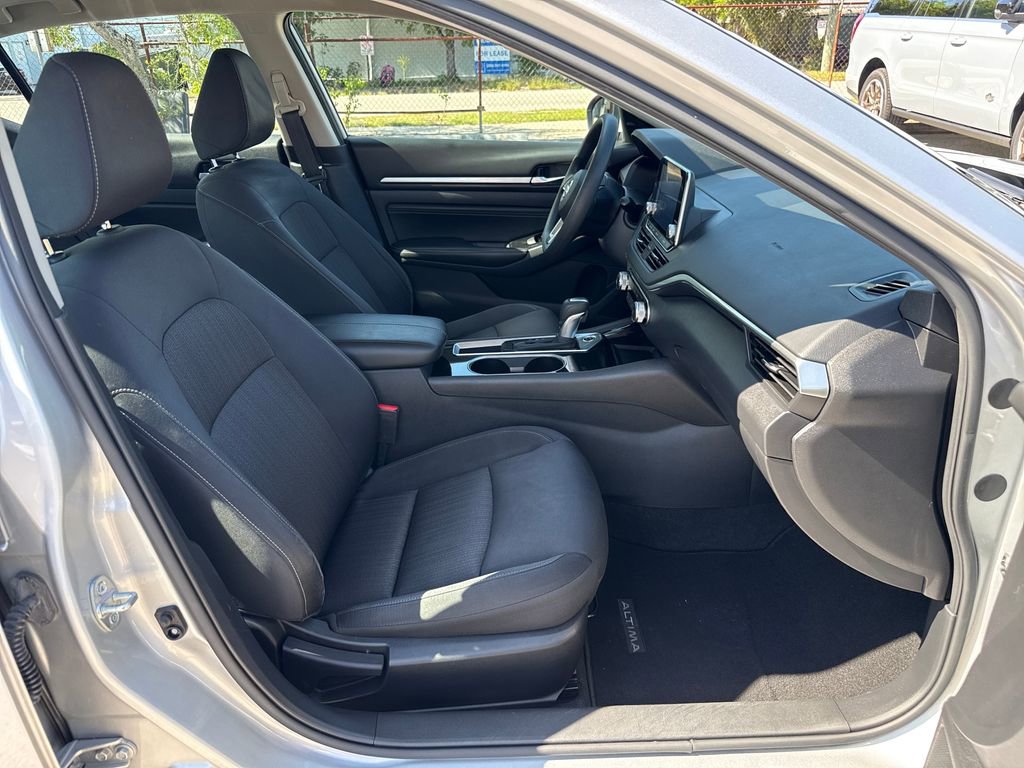 Used 2021 Nissan Altima 2.5 SV FWD image 23