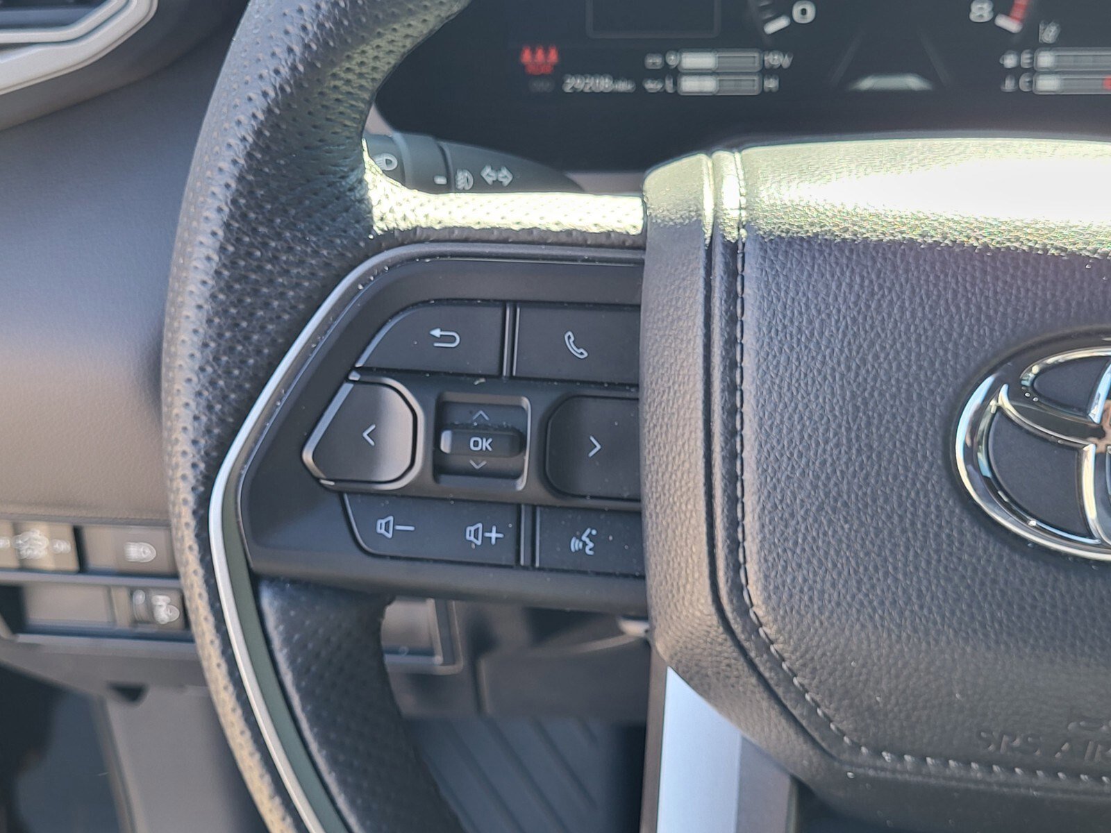 Used 2025 Toyota Tundra Limited image 28