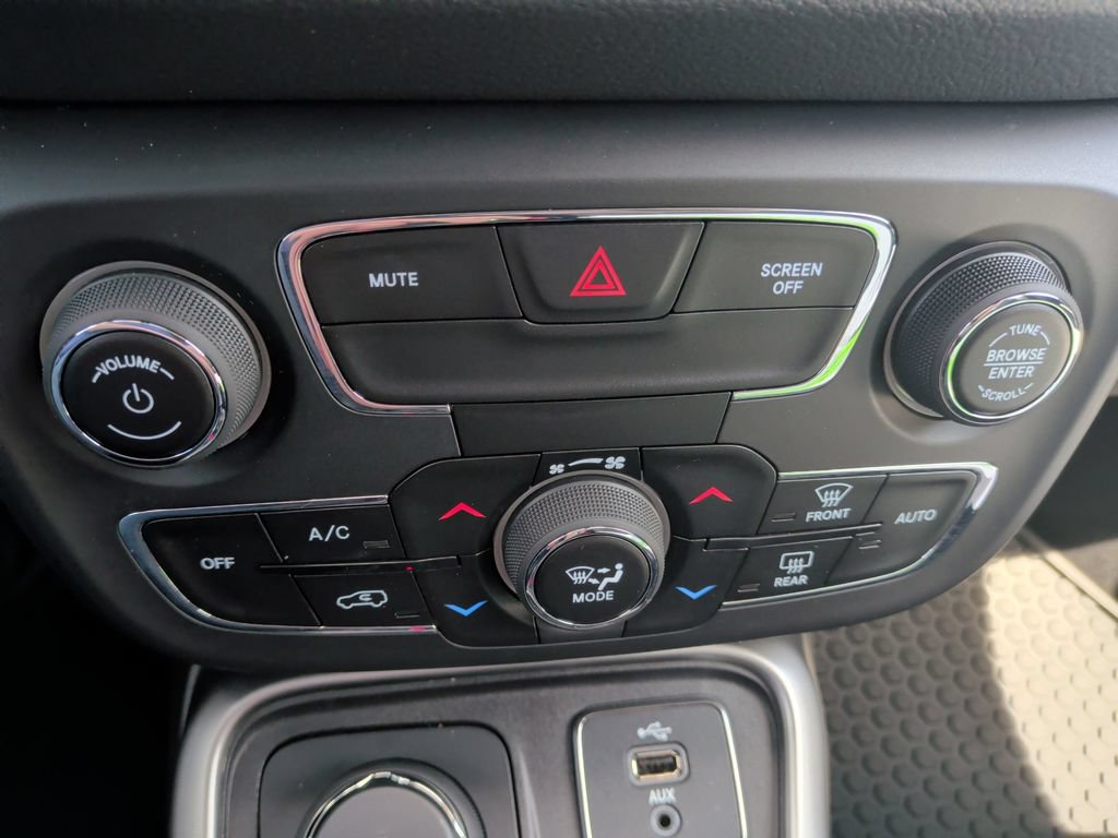 Used 2019 Jeep Compass Latitude w/ Popular Equipment Group AWD/4WD image 23