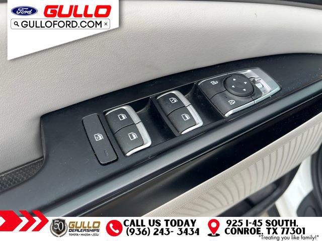 Used 2023 Kia Carnival LX FWD image 20