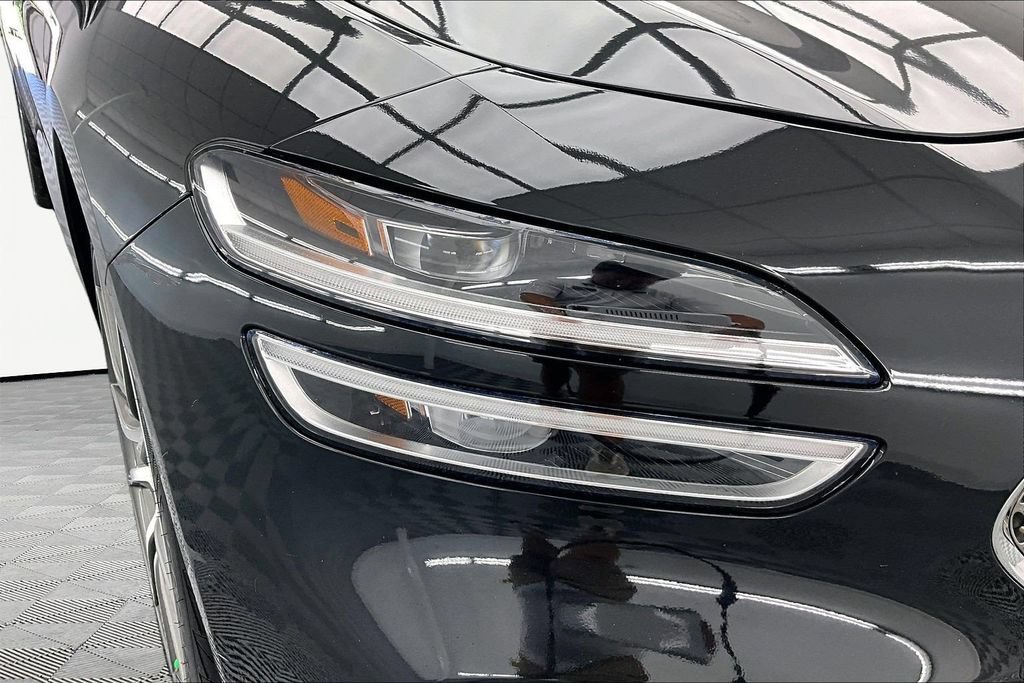 Used 2022 Genesis G70 3.3T AWD/4WD image 29