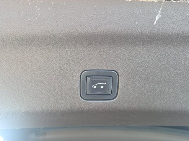 Used 2022 GMC Yukon Denali image 12