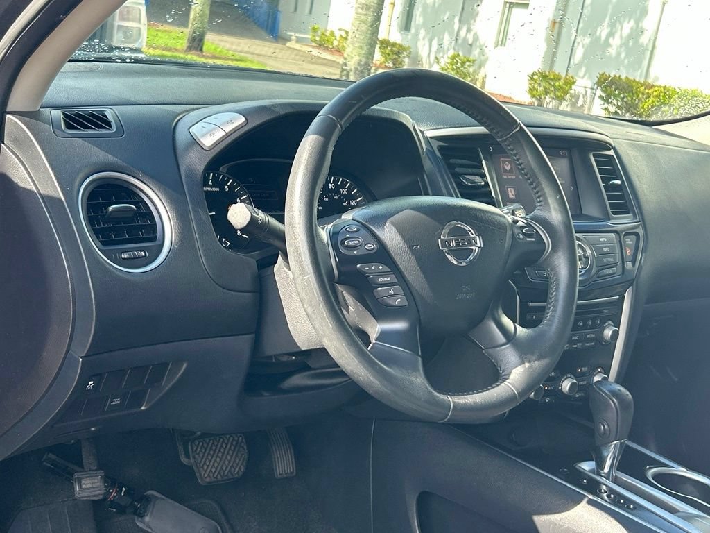 Used 2017 Nissan Pathfinder SV w/ Trailer Tow Package FWD image 33