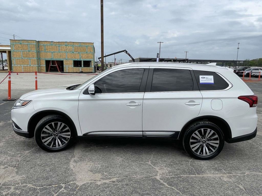 Used 2020 Mitsubishi Outlander SEL image 2
