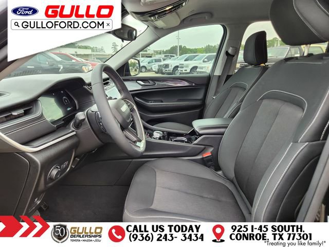 Used 2023 Jeep Grand Cherokee Laredo w/ Trailer Tow Prep Group (B) image 18