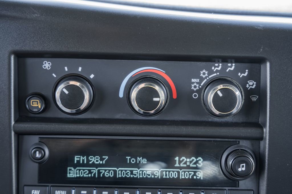 Used 2023 GMC Savana 2500 image 25