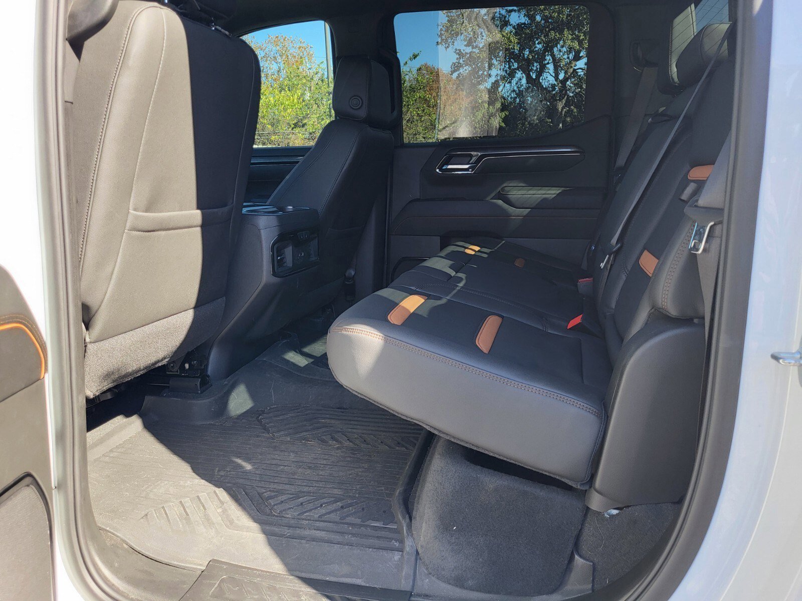 Used 2025 GMC Sierra 1500 AT4 w/ AT4 Premium Package image 18