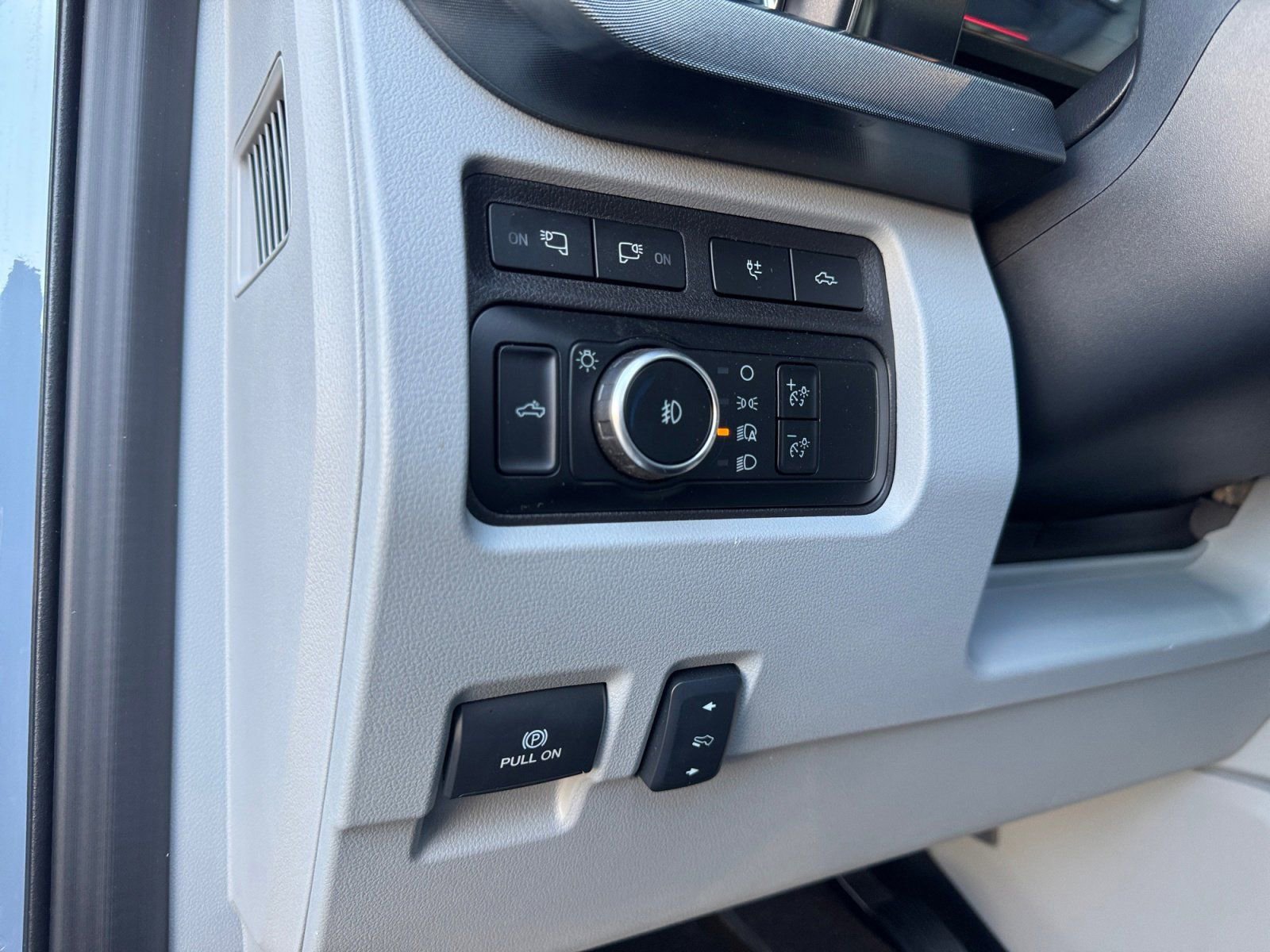 Certified 2024 Ford F250 Limited w/ FX4 Off-Road Package image 24