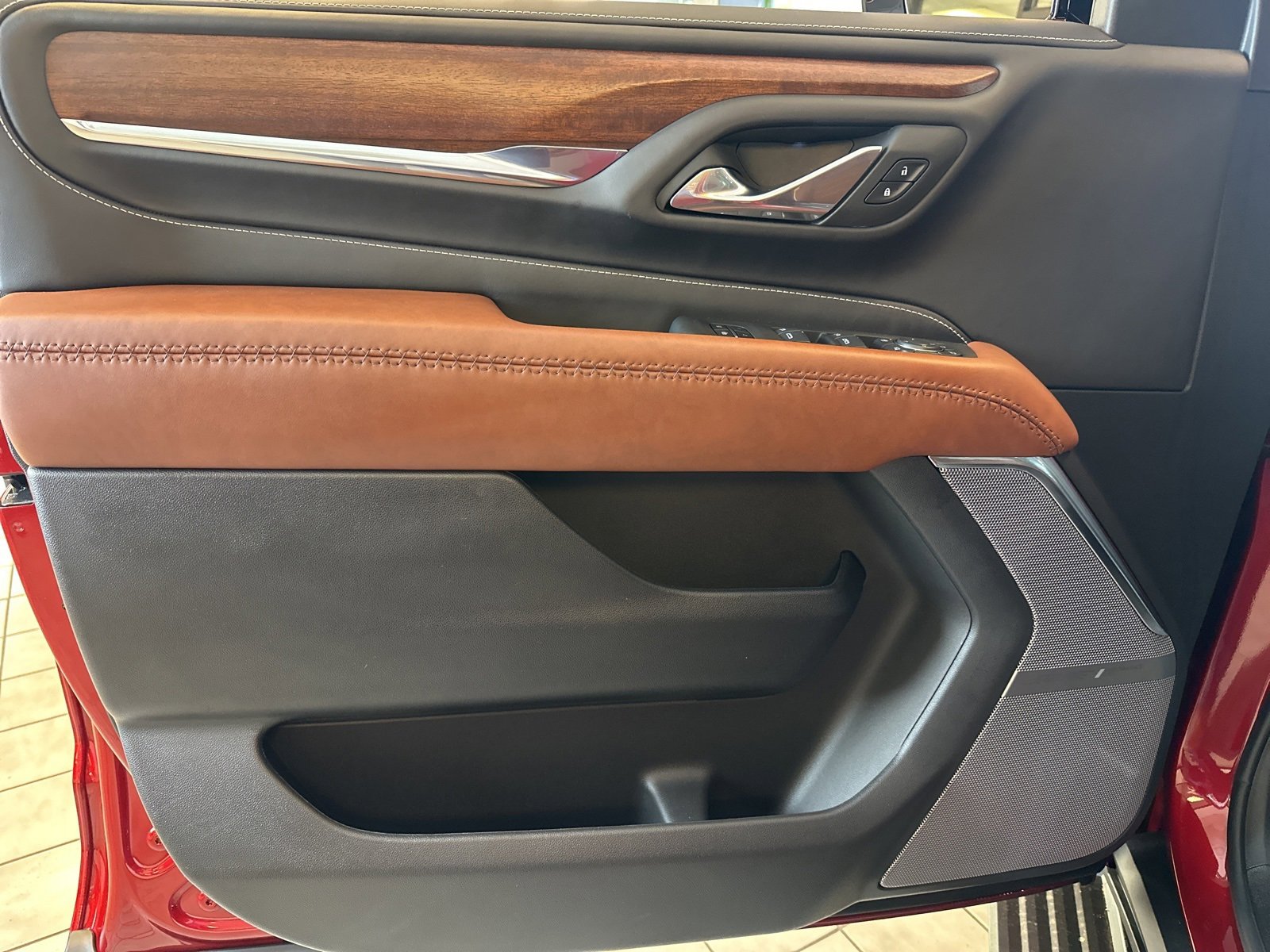 Used 2024 GMC Yukon Denali Ultimate w/ LPO, Floor Liner Package image 15