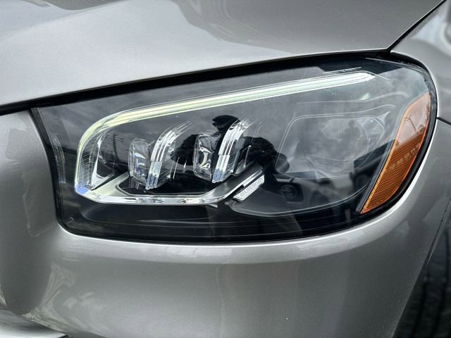 Used 2023 Mercedes-Benz GLS 450 4MATIC image 9