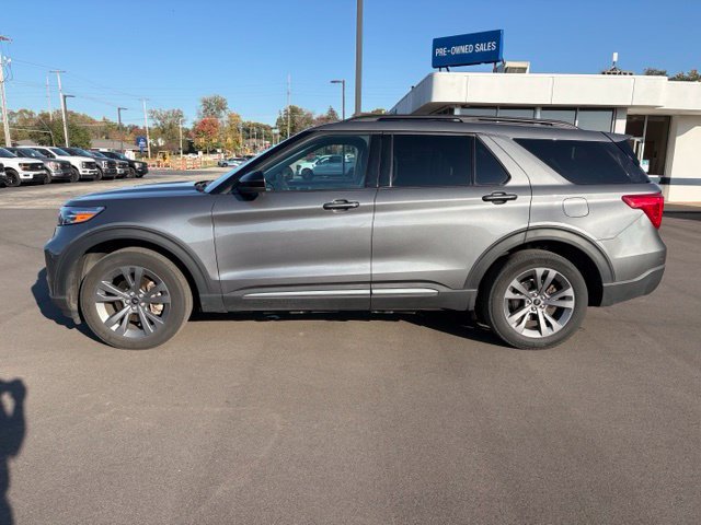 Certified 2023 Ford Explorer XLT w/ Equipment Group 202A AWD/4WD image 2