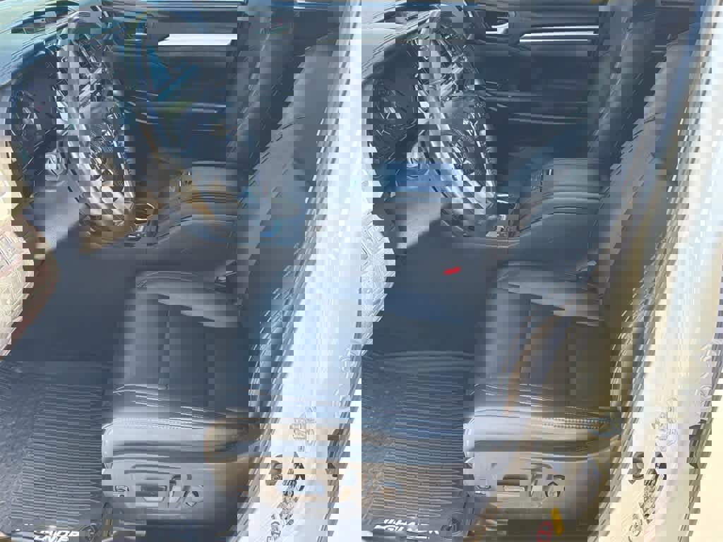 Used 2019 Toyota Highlander XLE w/ Carpet Mat Package (TMS) image 10