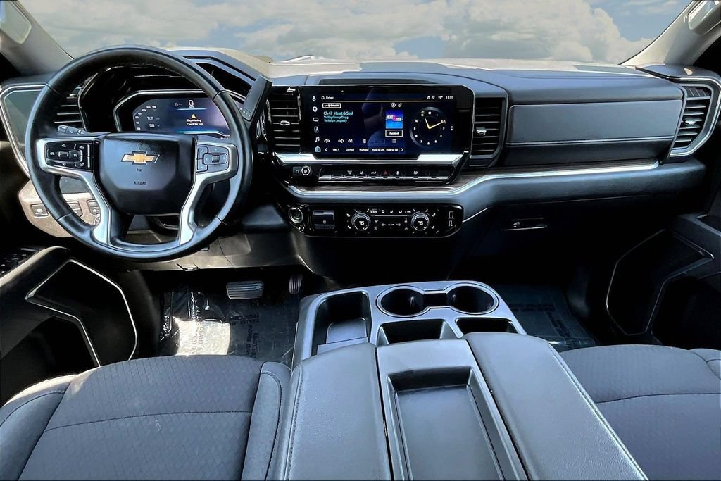 Used 2025 Chevrolet Silverado 2500 LT w/ Convenience Package AWD/4WD image 10