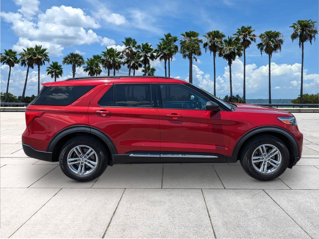 Certified 2021 Ford Explorer XLT w/ Equipment Group 202A RWD image 8