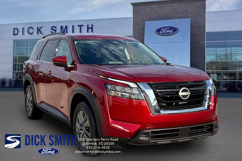 Used 2025 Nissan Pathfinder SV FWD image 3