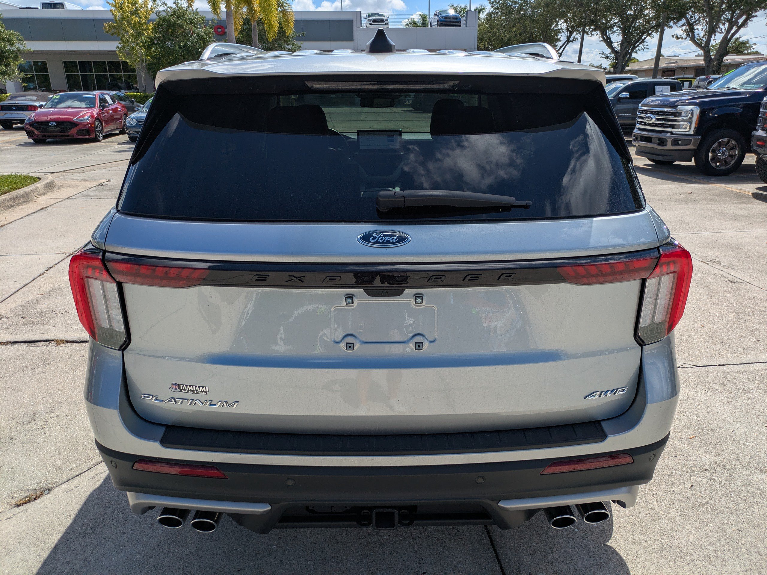 Certified 2025 Ford Explorer Platinum w/ Ultimate Package AWD/4WD image 5