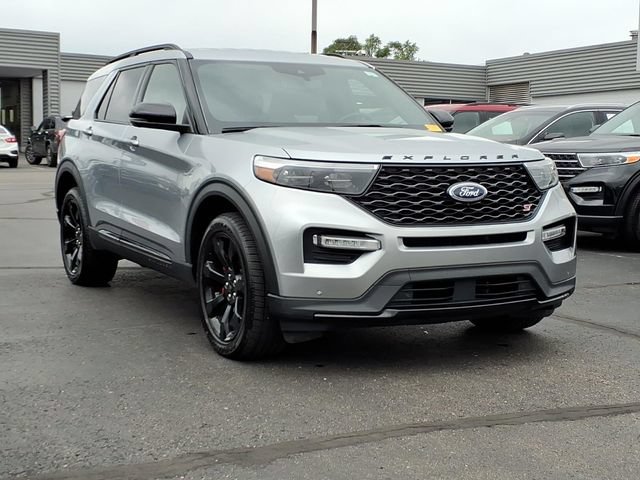 Certified 2023 Ford Explorer ST w/ Equipment Group 401A AWD/4WD image 3