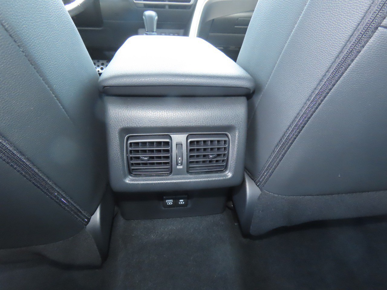 Used 2025 Toyota Camry SE w/ Convenience Package FWD image 19
