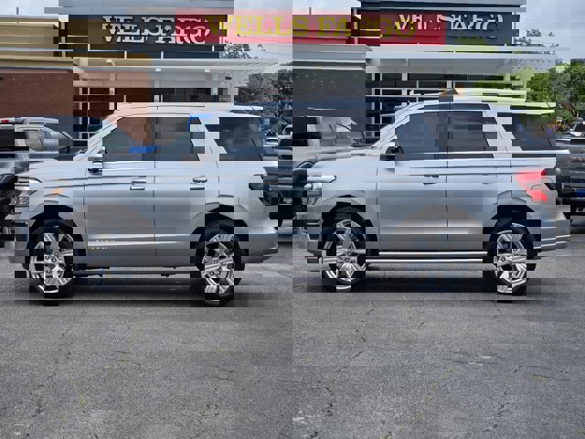 Certified 2024 Ford Expedition Platinum image 2