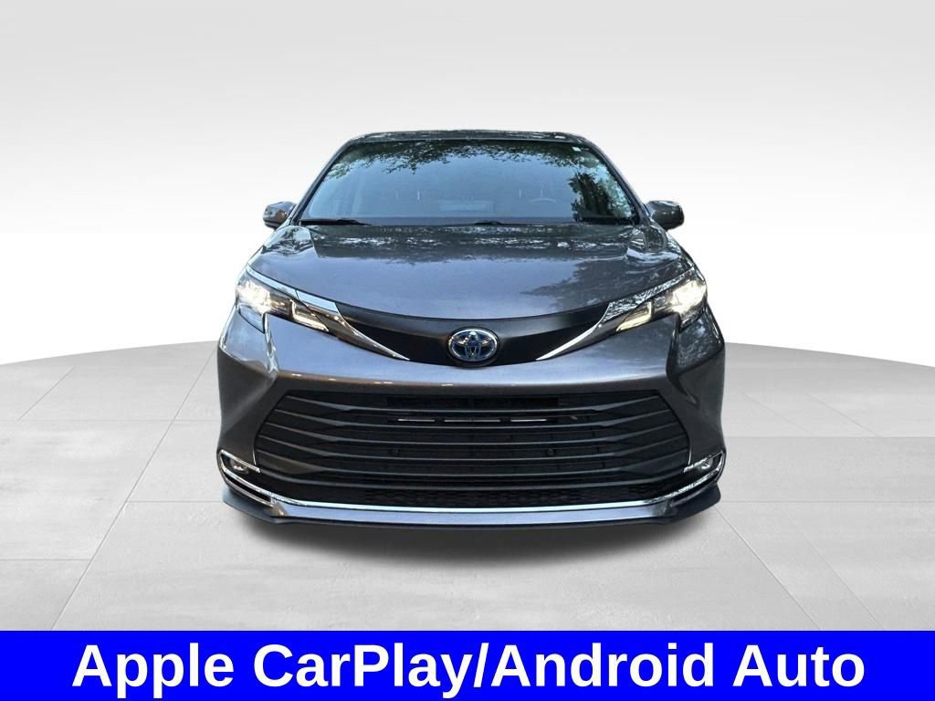Used 2024 Toyota Sienna XLE image 8