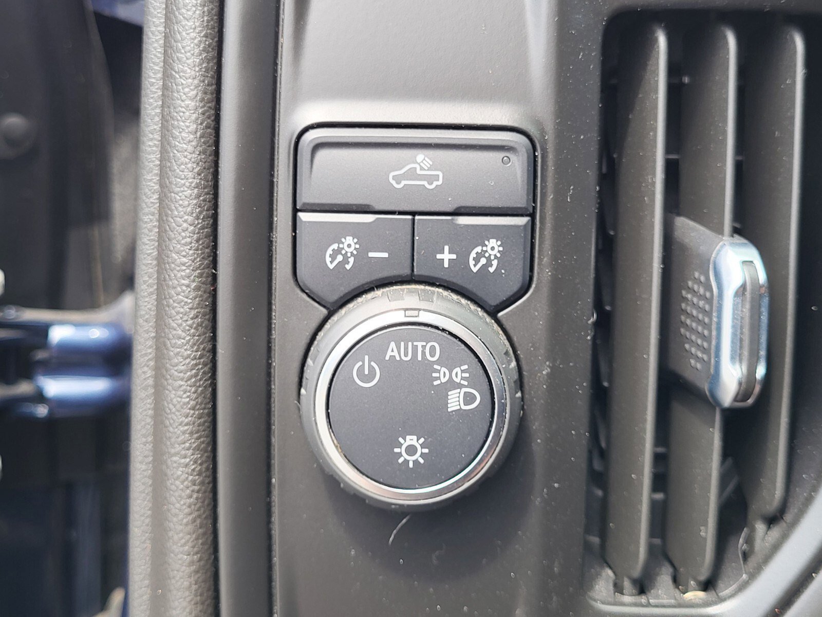 Used 2022 Chevrolet Silverado 1500 Custom image 23