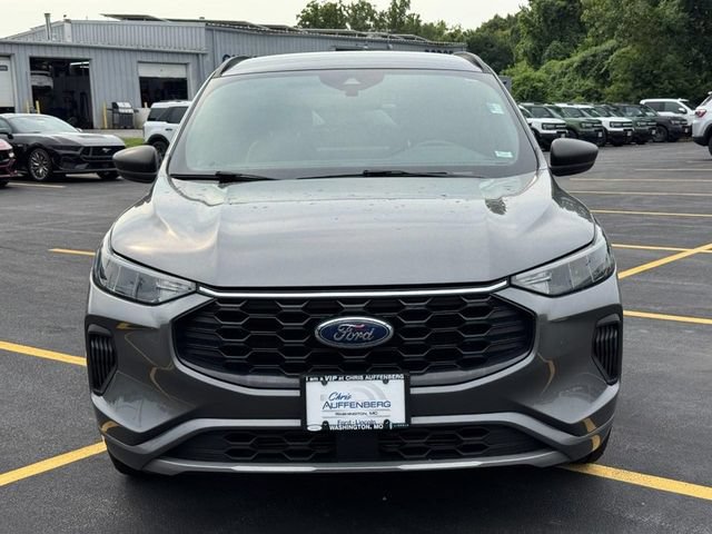 Certified 2024 Ford Escape ST-Line w/ Tech Pack #1 FWD image 9