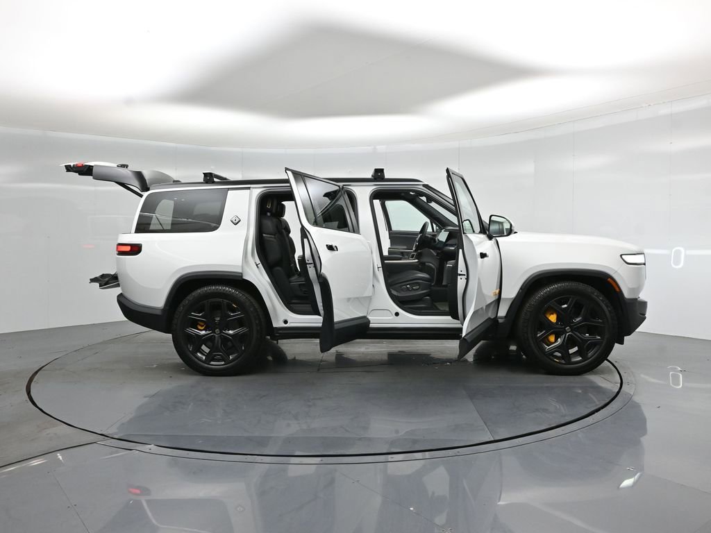 Used 2024 Rivian R1S Adventure AWD/4WD image 3