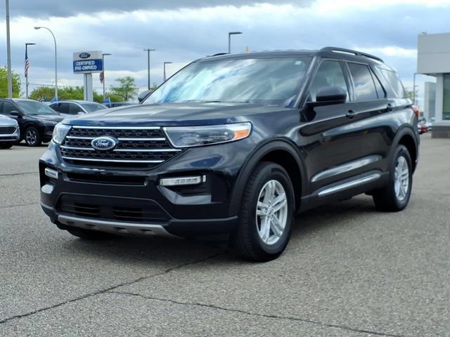 Certified 2023 Ford Explorer XLT w/ Equipment Group 202A AWD/4WD image 3
