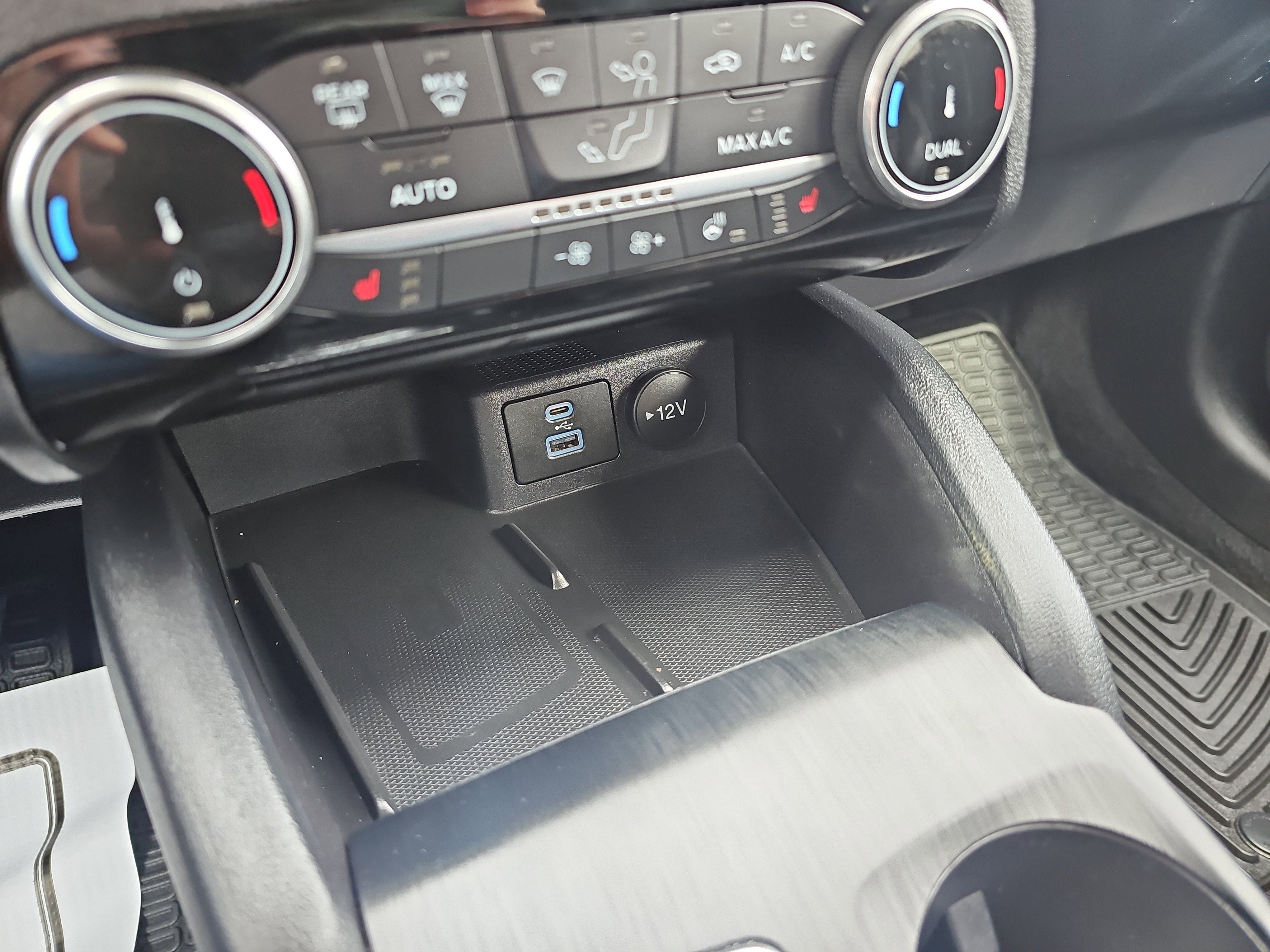 Certified 2022 Ford Escape SEL w/ Technology Package image 34