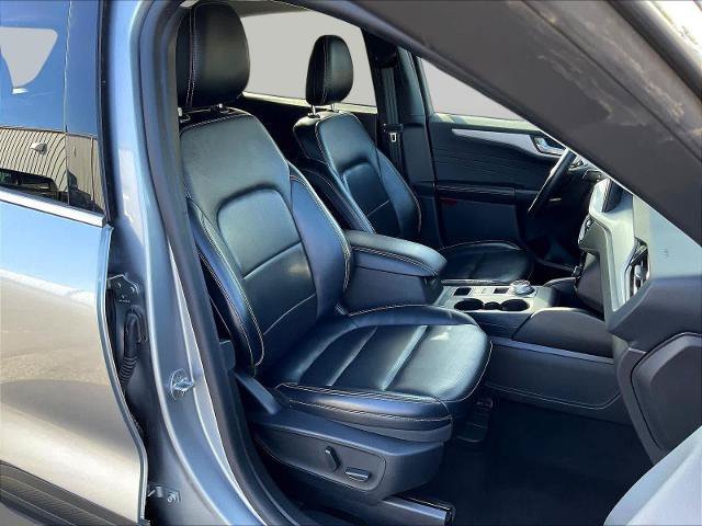 Certified 2024 Ford Escape Platinum AWD/4WD image 30