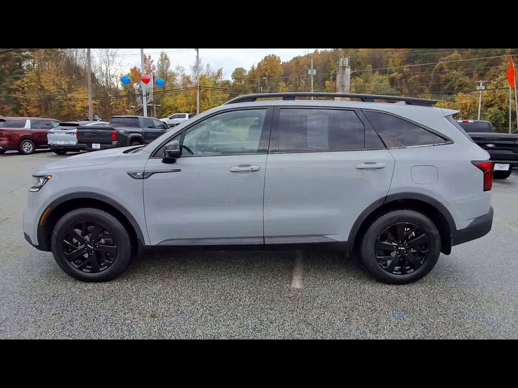 Used 2023 Kia Sorento S w/ Panoramic Sunroof Package AWD/4WD image 5