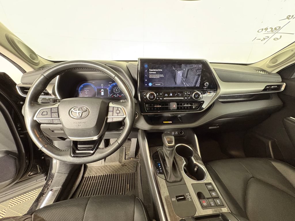 Used 2023 Toyota Highlander Limited AWD/4WD image 7