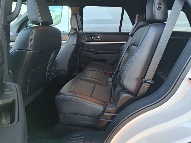 Certified 2018 Ford Explorer XLT w/ Equipment Group 202A image 10