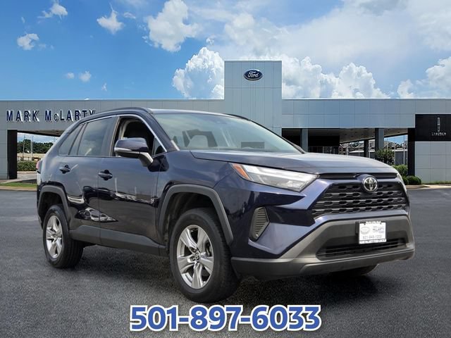 Used 2022 Toyota RAV4 XLE AWD/4WD image 7