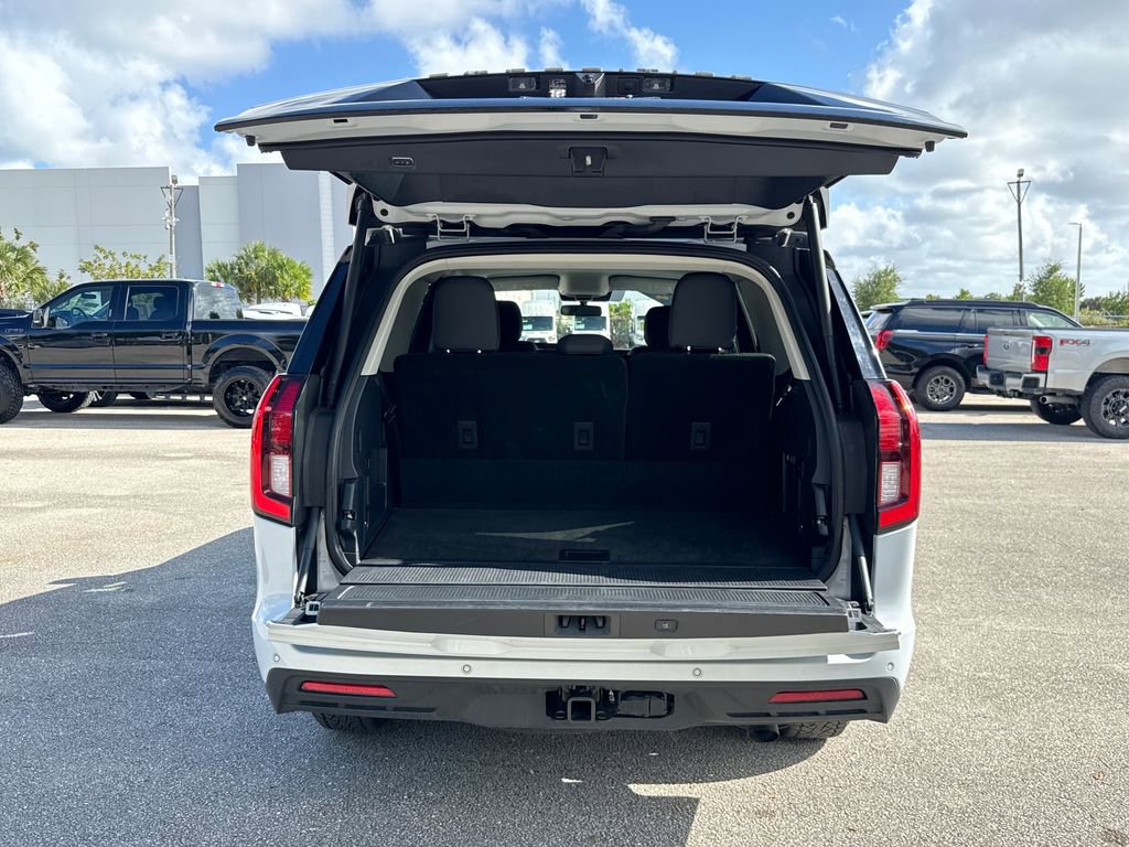 Certified 2025 Ford Expedition Active image 30