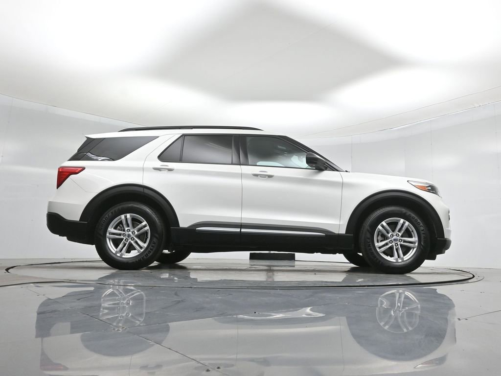 Certified 2022 Ford Explorer XLT image 9