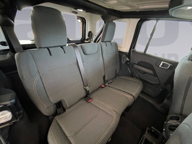 Used 2025 Jeep Wrangler Unlimited Sahara AWD/4WD image 18