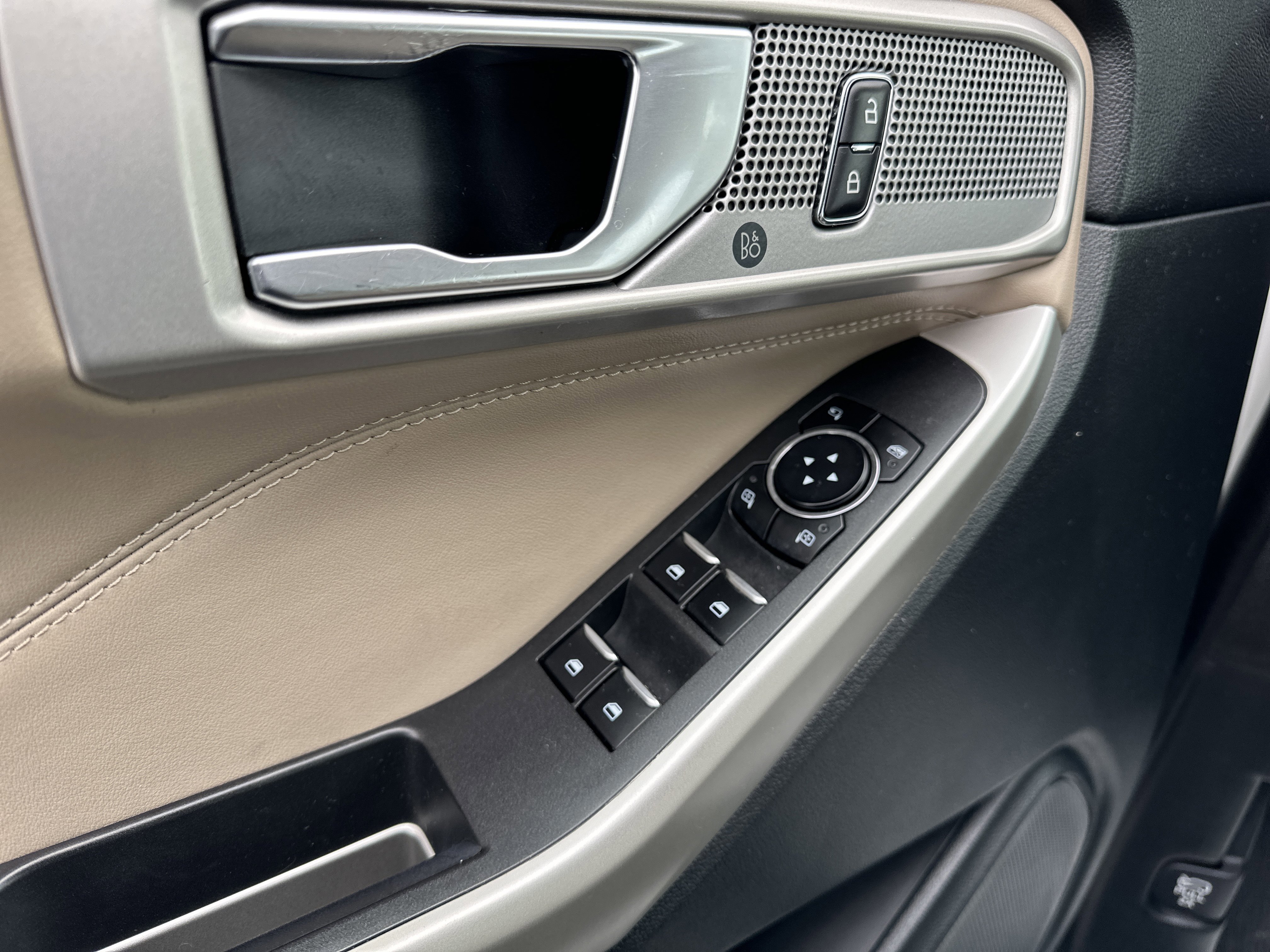 Certified 2023 Ford Explorer XLT w/ Equipment Group 202A image 15