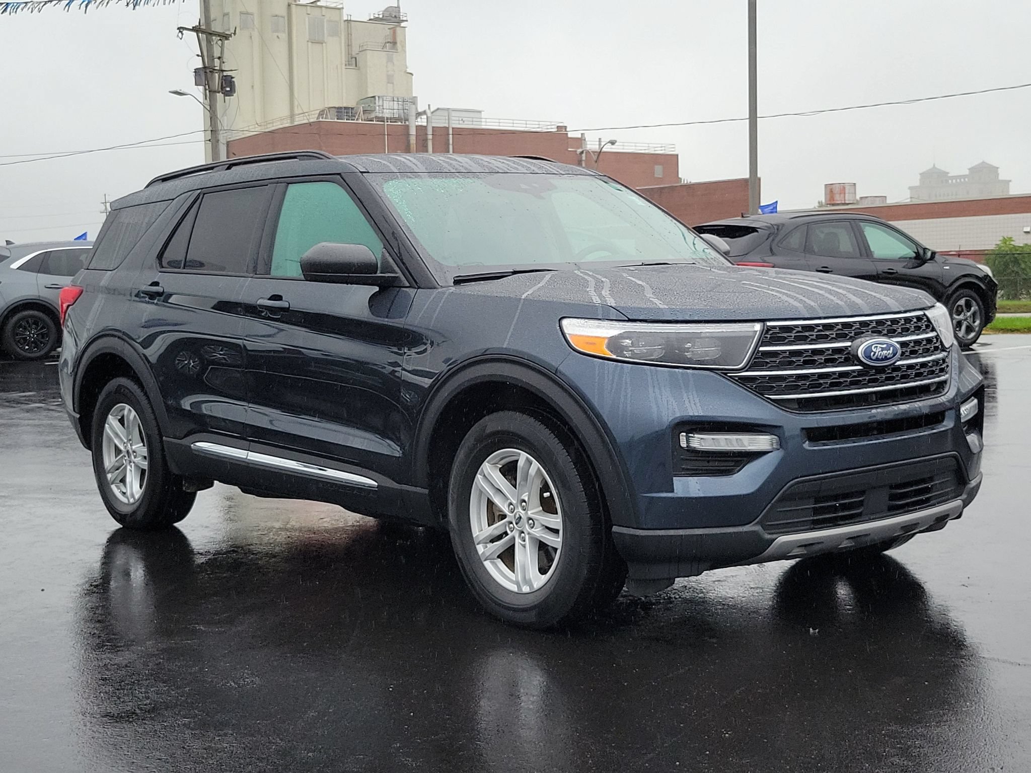 Certified 2024 Ford Explorer XLT w/ Equipment Group 202A AWD/4WD image 2