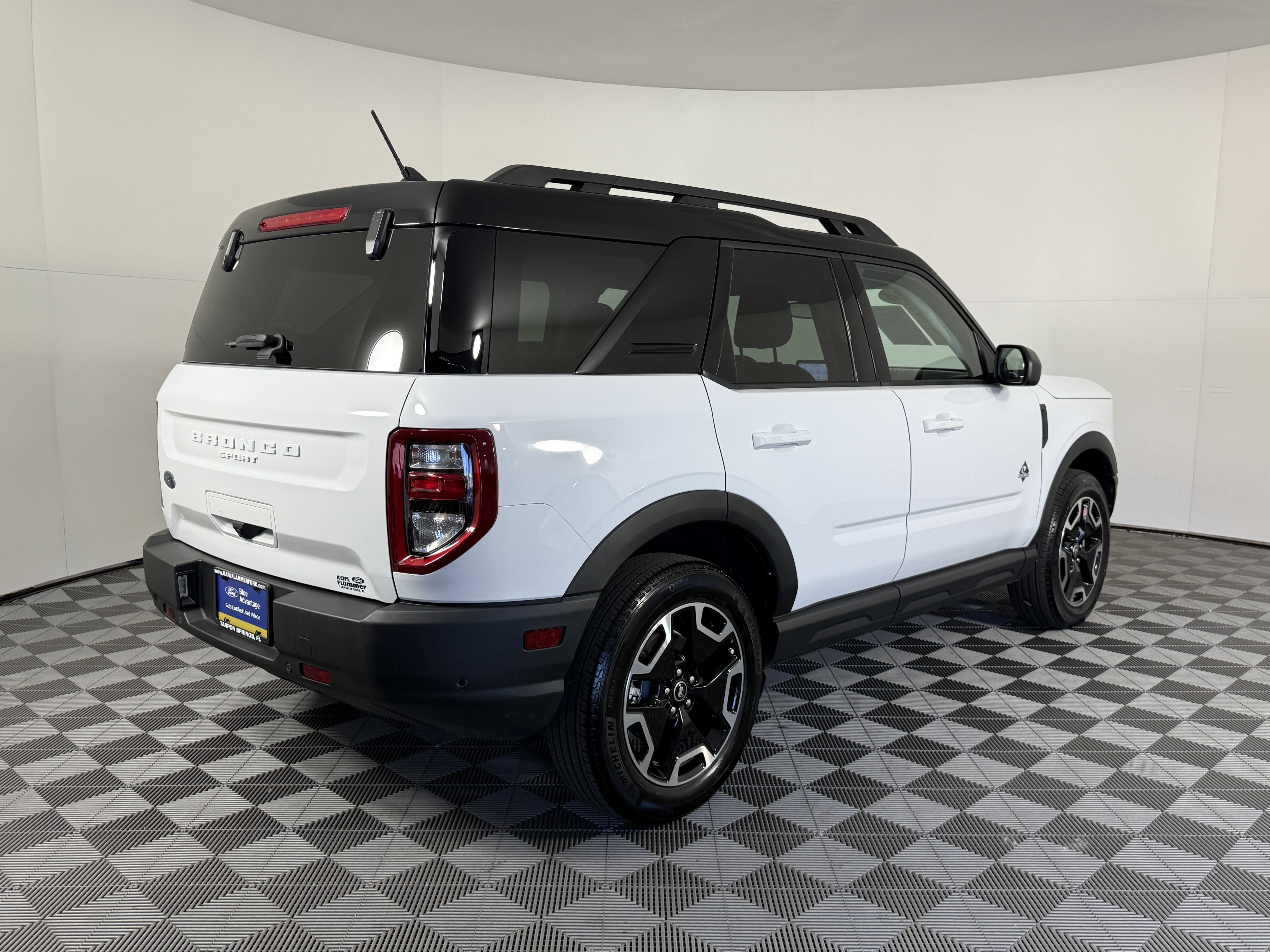 Certified 2024 Ford Bronco Sport Outer Banks w/ Tech Package image 3