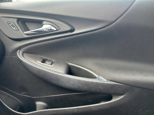 Used 2019 Chevrolet Malibu LT image 16