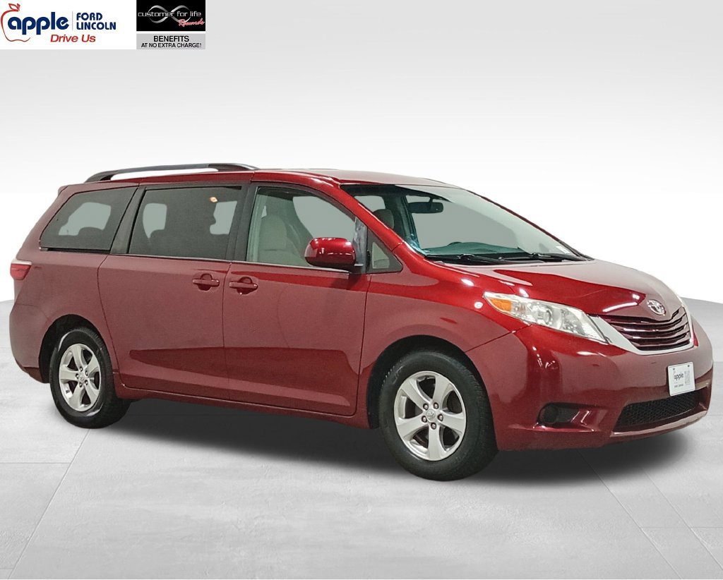 Used 2017 Toyota Sienna LE