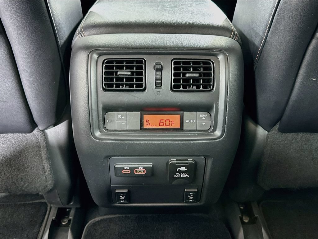 Used 2020 Nissan Pathfinder SL AWD/4WD image 30