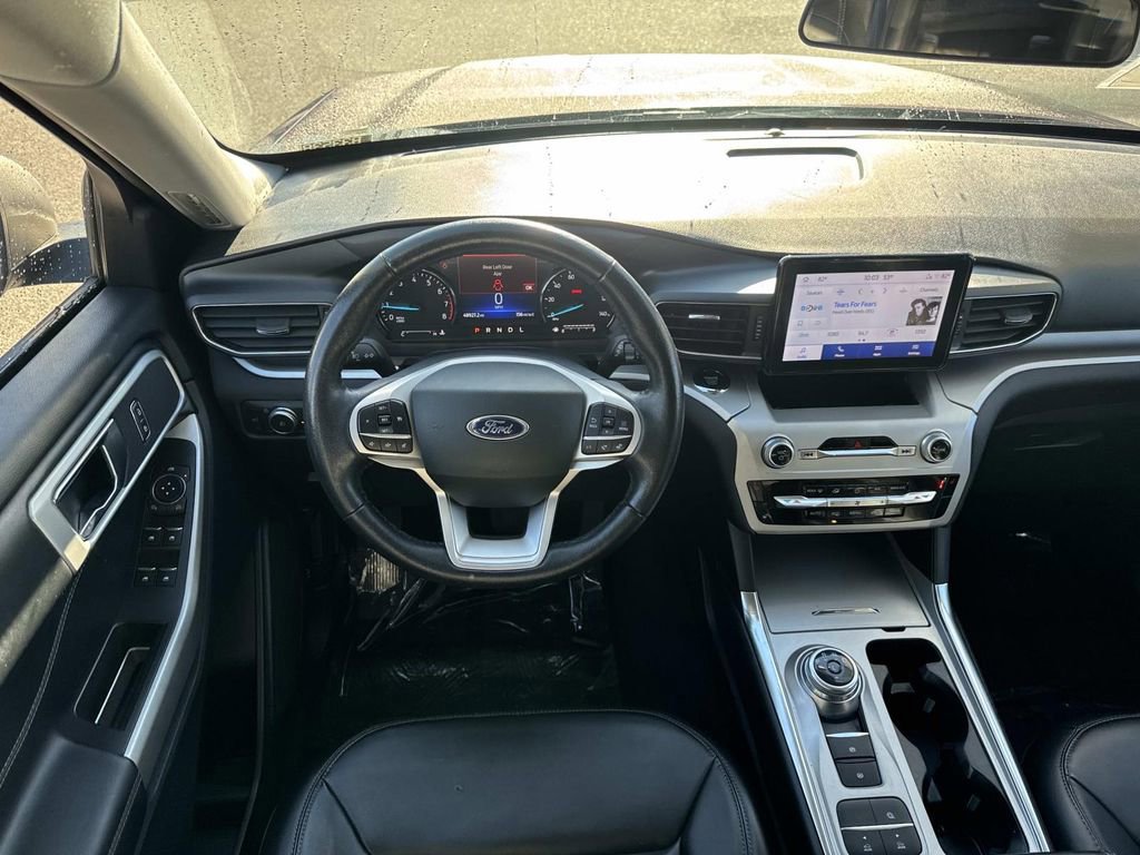 Certified 2022 Ford Explorer XLT w/ Equipment Group 202A image 11