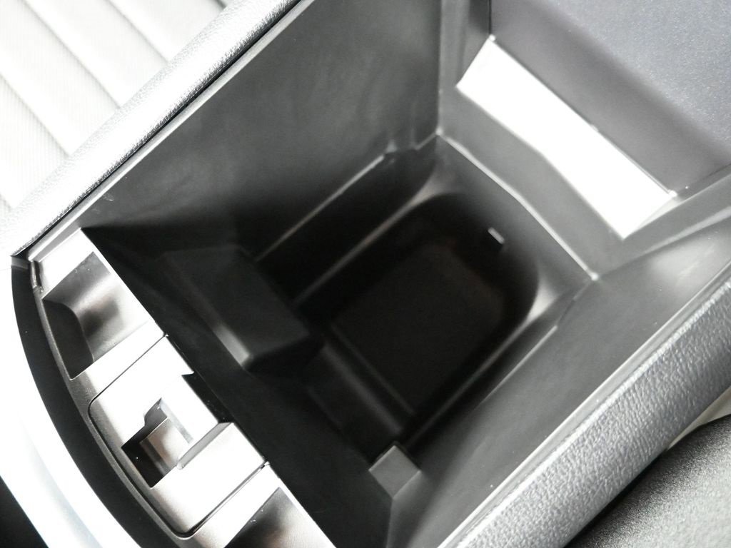 Certified 2022 Ford Edge SE w/ Black Appearance Package image 39