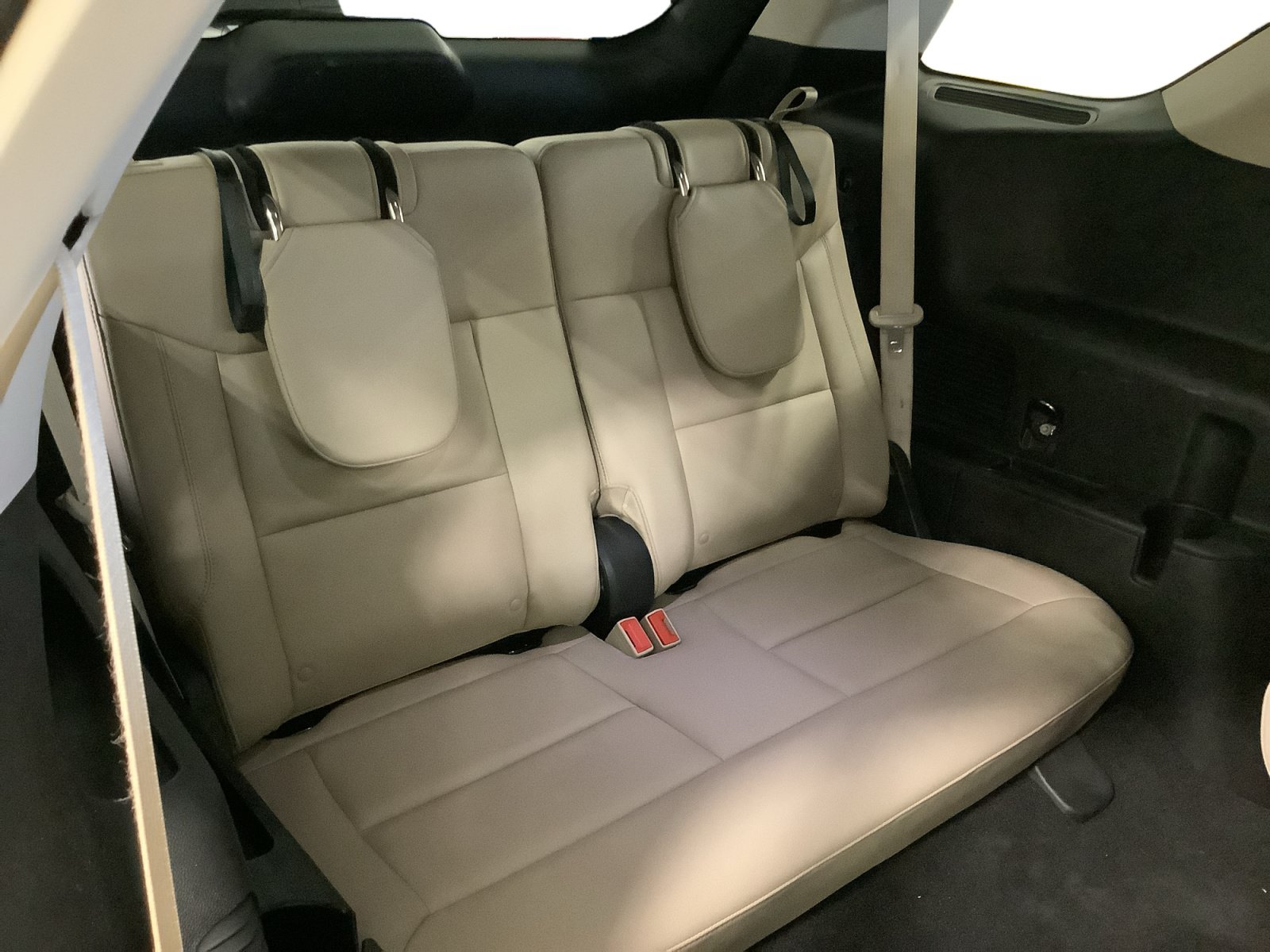 Certified 2020 Ford Explorer XLT w/ Equipment Group 202A RWD image 23