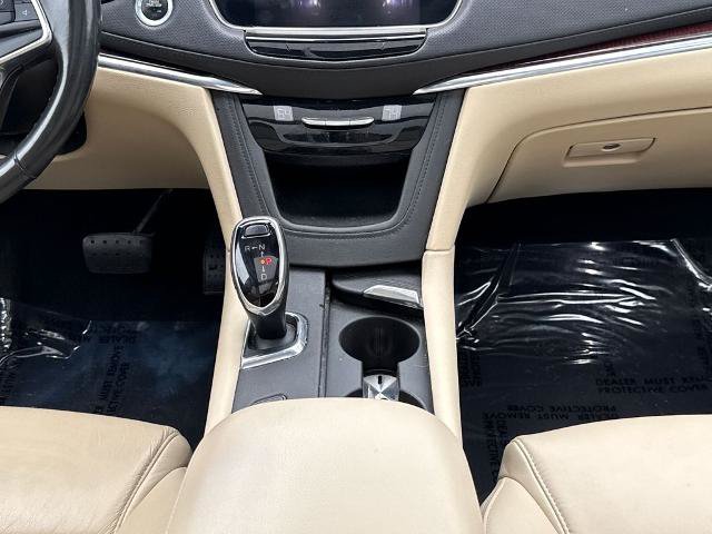 Used 2018 Cadillac XT5 Luxury w/ Driver Awareness Package AWD/4WD image 12