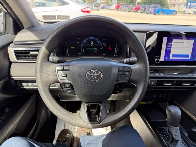 Used 2025 Toyota Camry LE FWD image 37