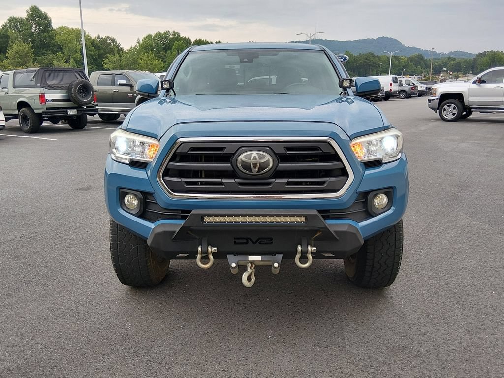 Used 2019 Toyota Tacoma SR5 AWD/4WD image 9